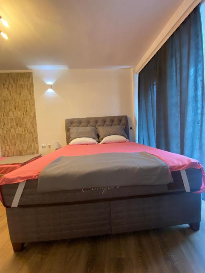 Zani Hostel Призрен Екстериор снимка